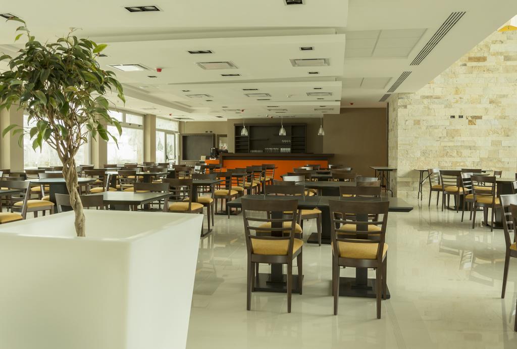 内乌肯豪生国际酒店集团 Neuquén 外观 照片